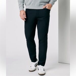 Vuori Meta Pants Mens Sz 36 Black Athletic Casual Stretch V430